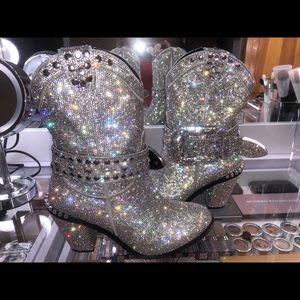 Like new Icy Sheriff Shine Rhinestone boots 9